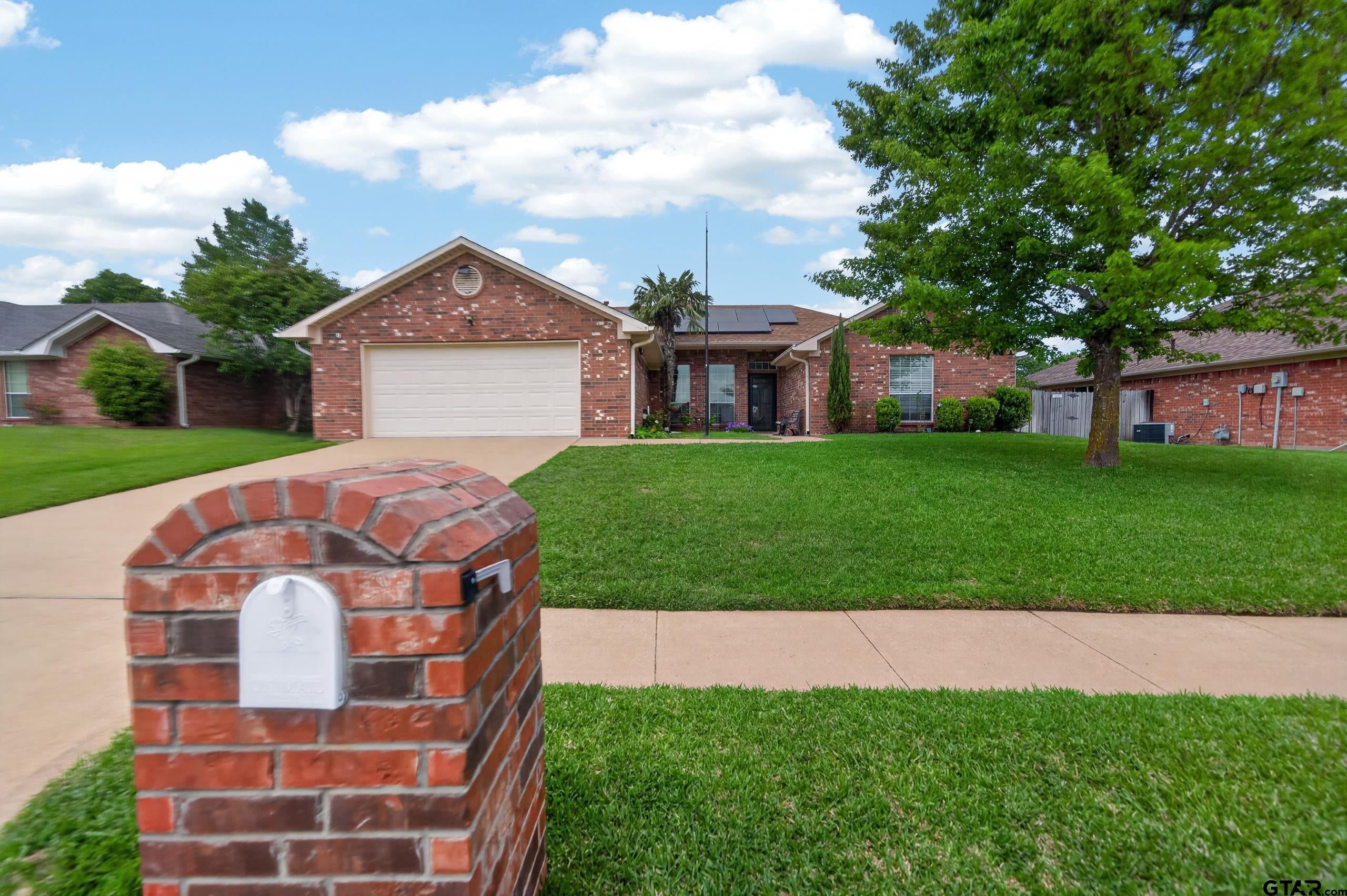 11274 Meadows Drive — photo