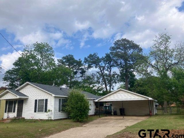 320 S Boon Avenue — photo
