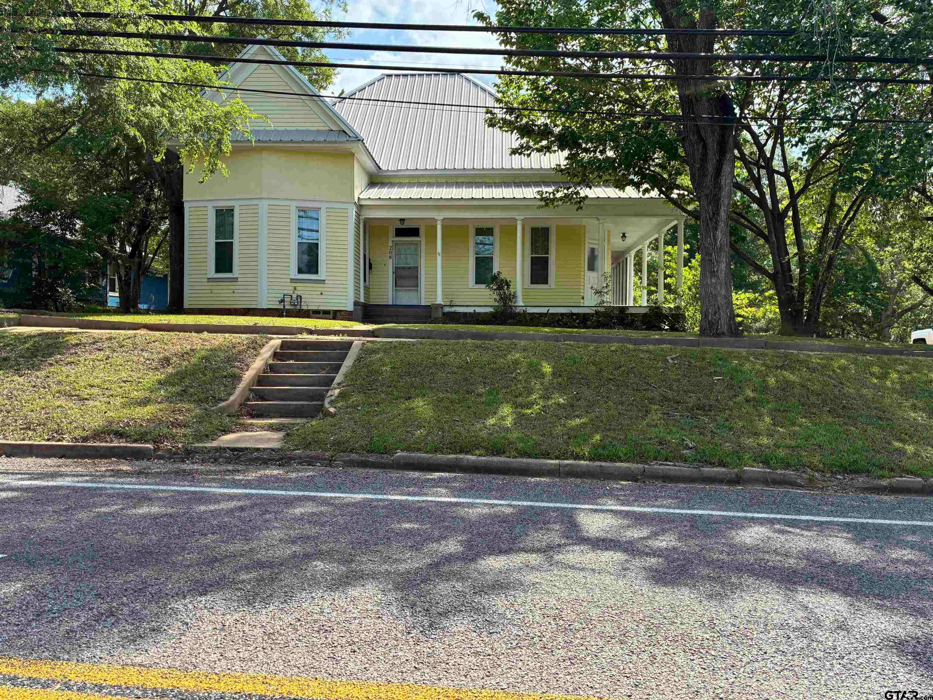 208 N Henderson St — photo