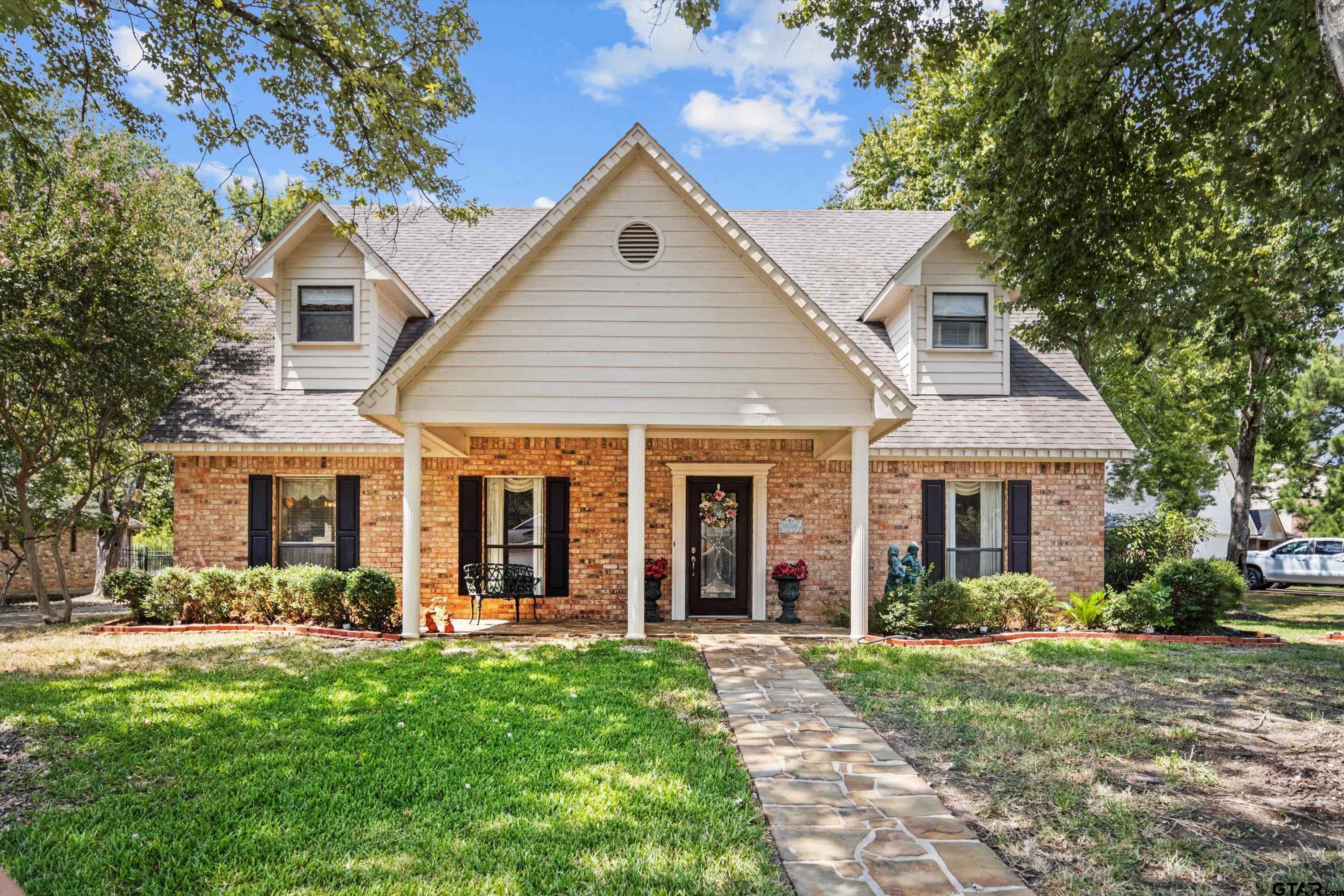 215 Enchanted Estates Drive — photo