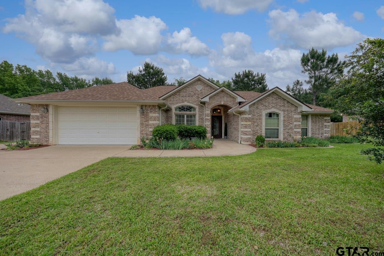 205 Heritage Ct — photo
