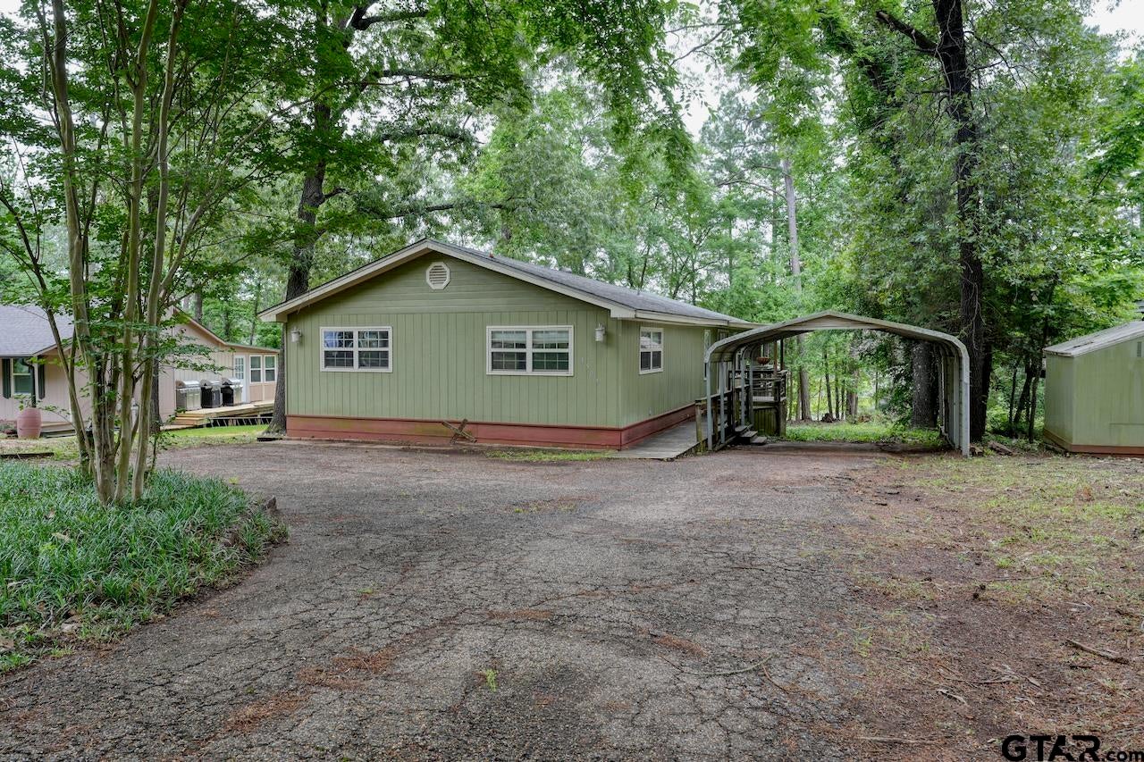 1505 Tanglewood Dr E — photo