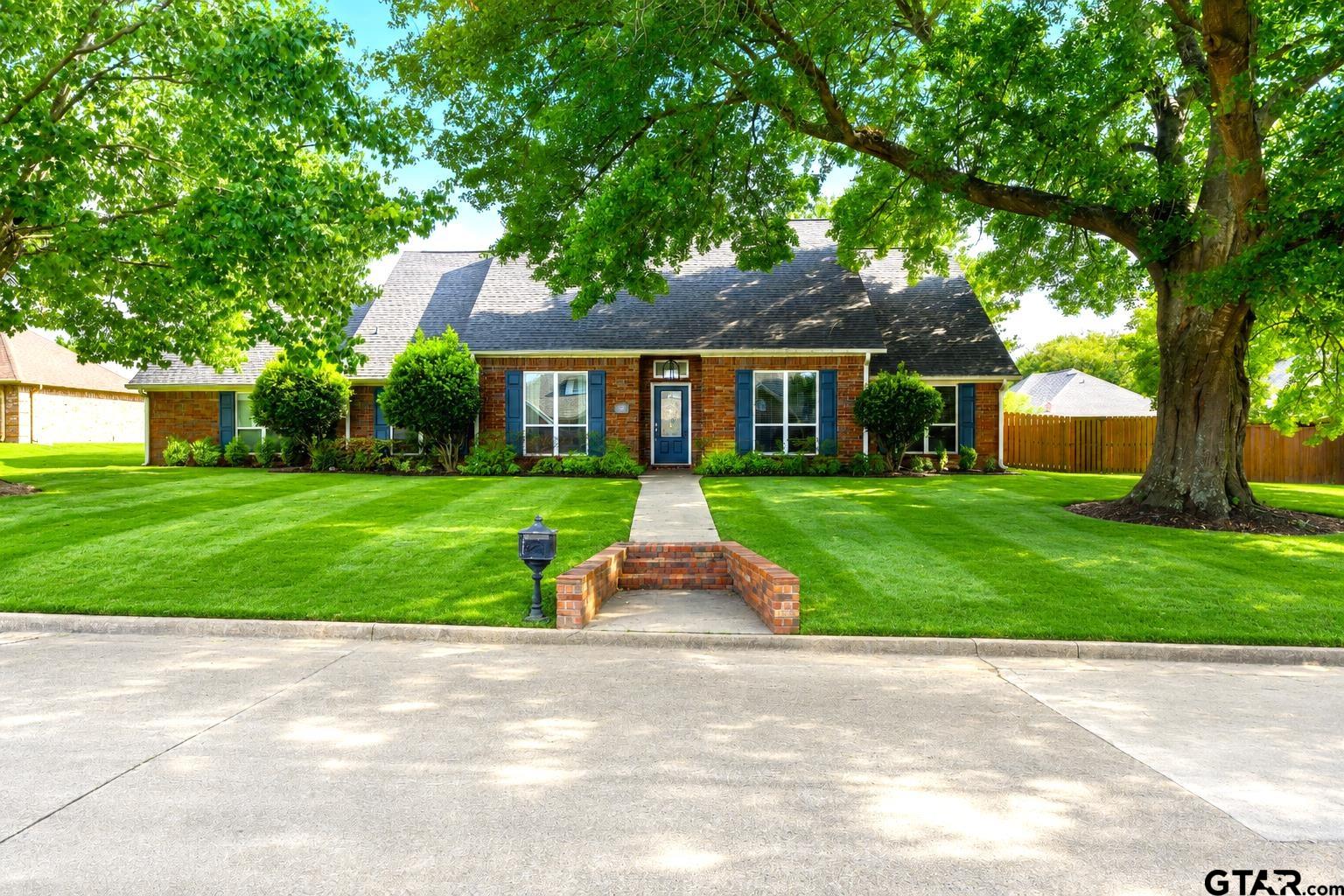 216 Turnberry Circle — photo