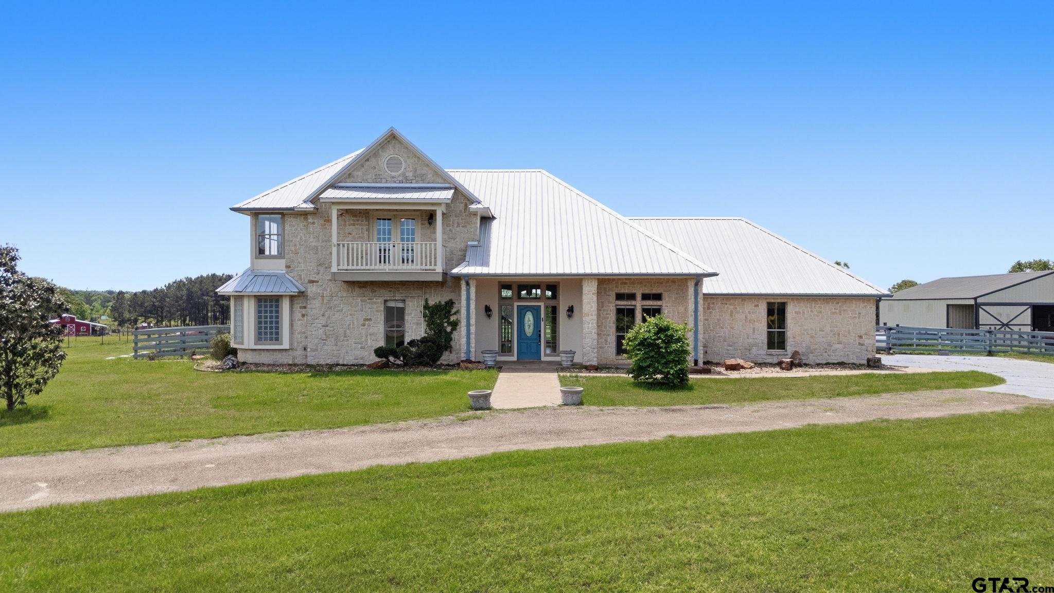 219 W Twin Creeks Trl — photo