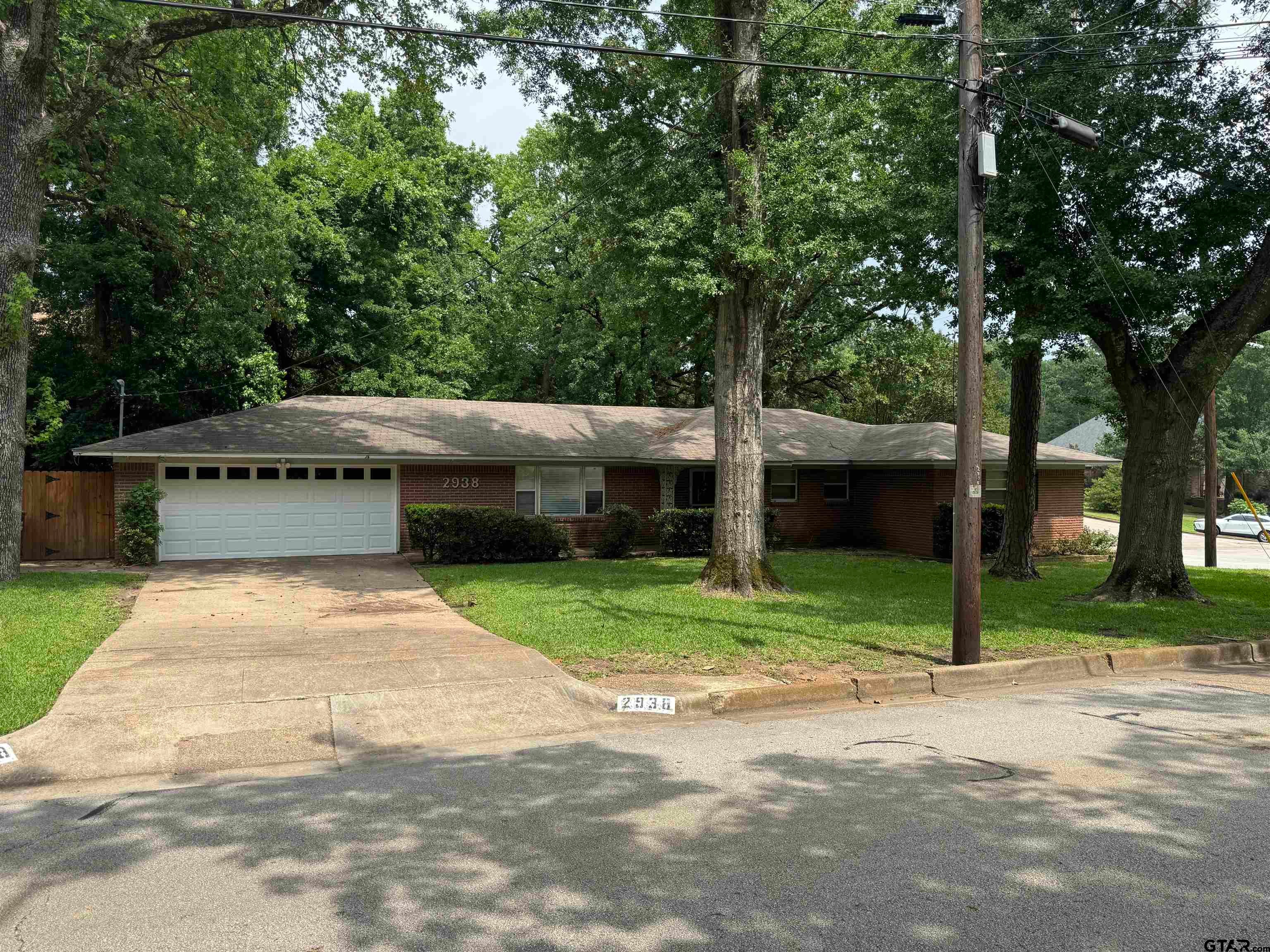 2938 Dinah Lane — photo