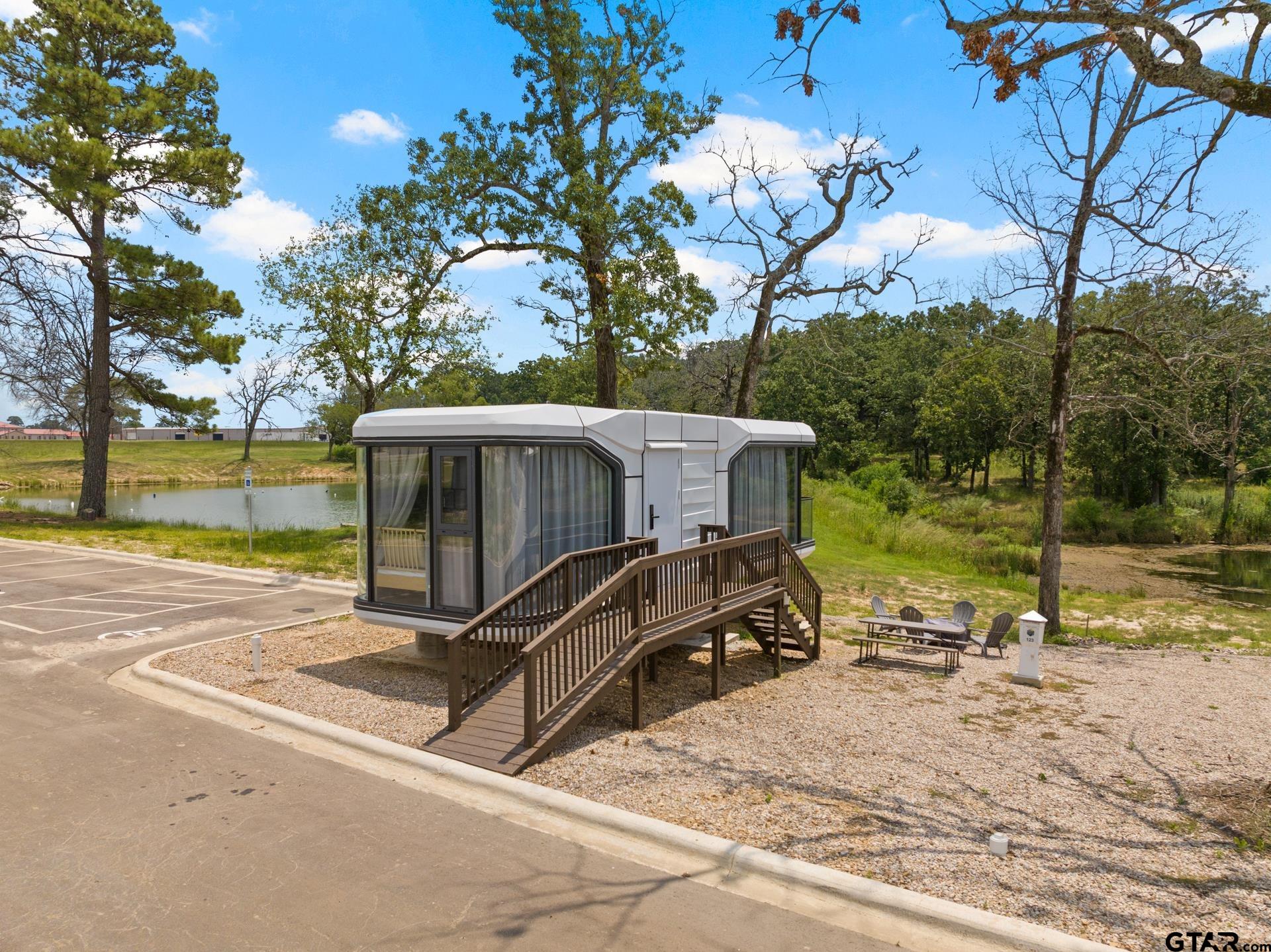 50 CR 3227 Unit 124 — photo