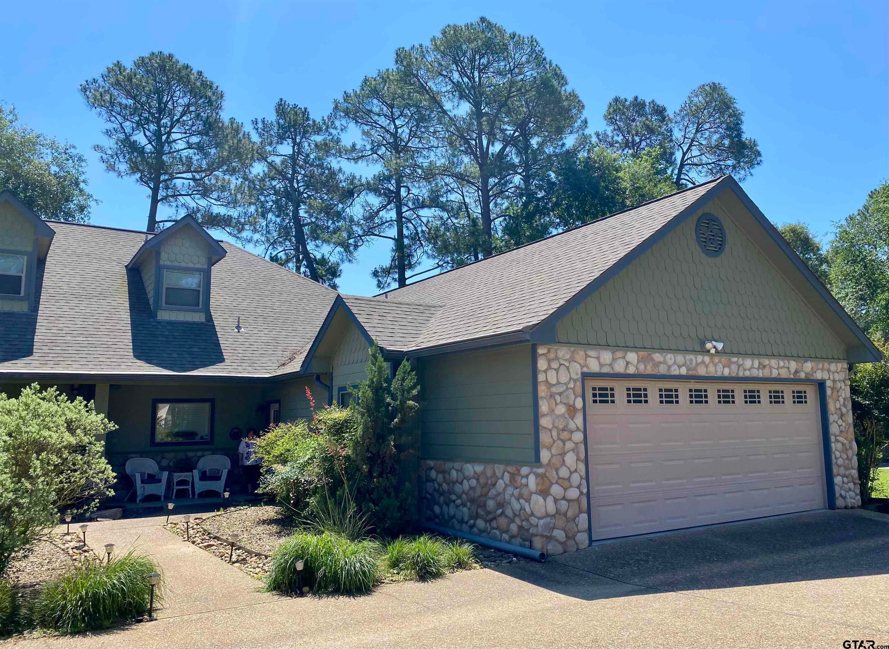 178 Pine Tree Unit B — photo