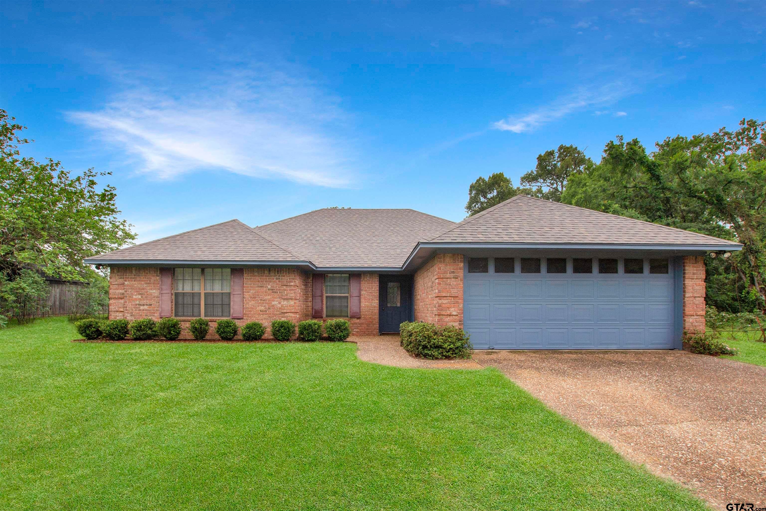 5868 FM 346 E — photo