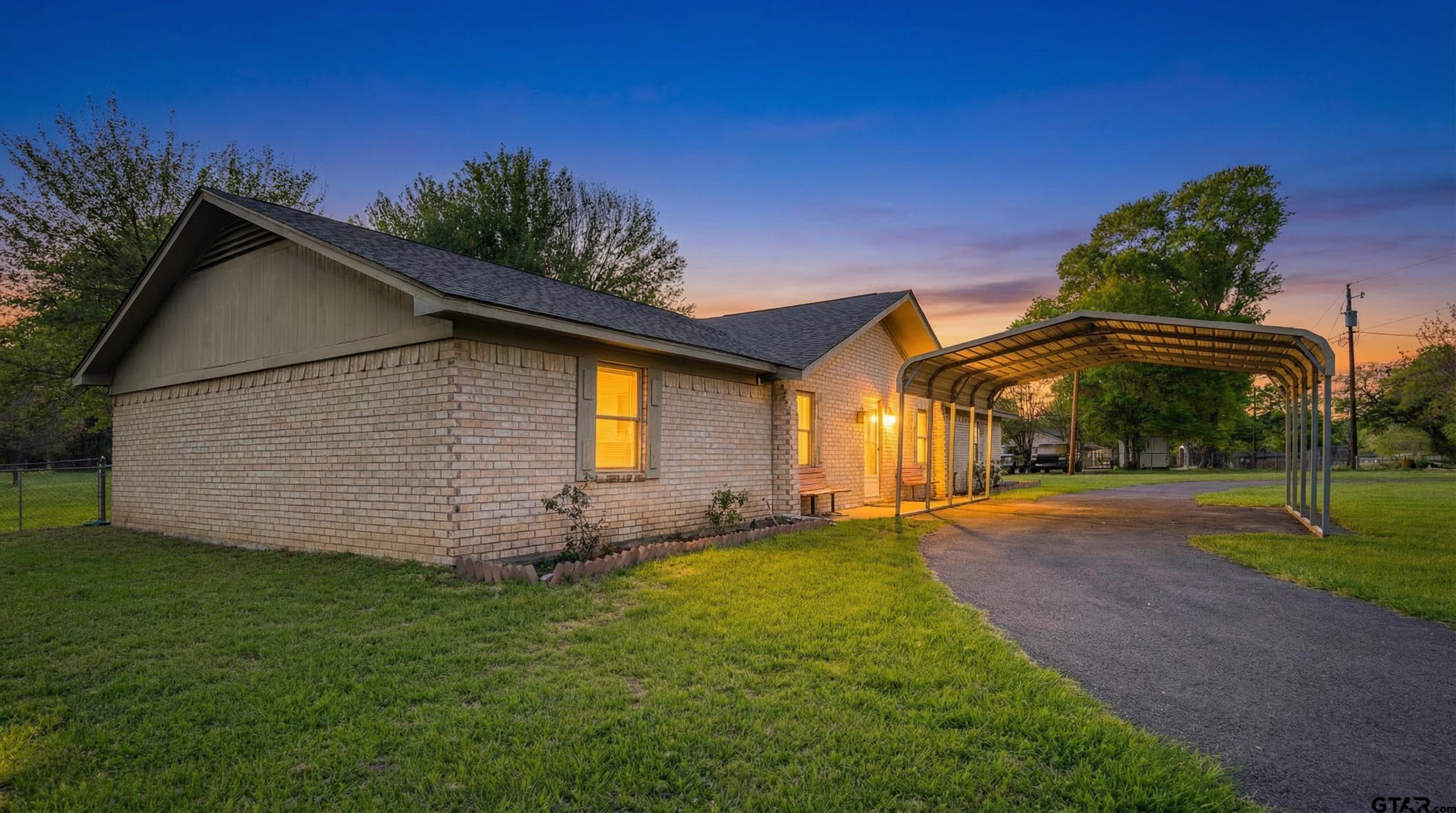 1129 Garden Dr — photo