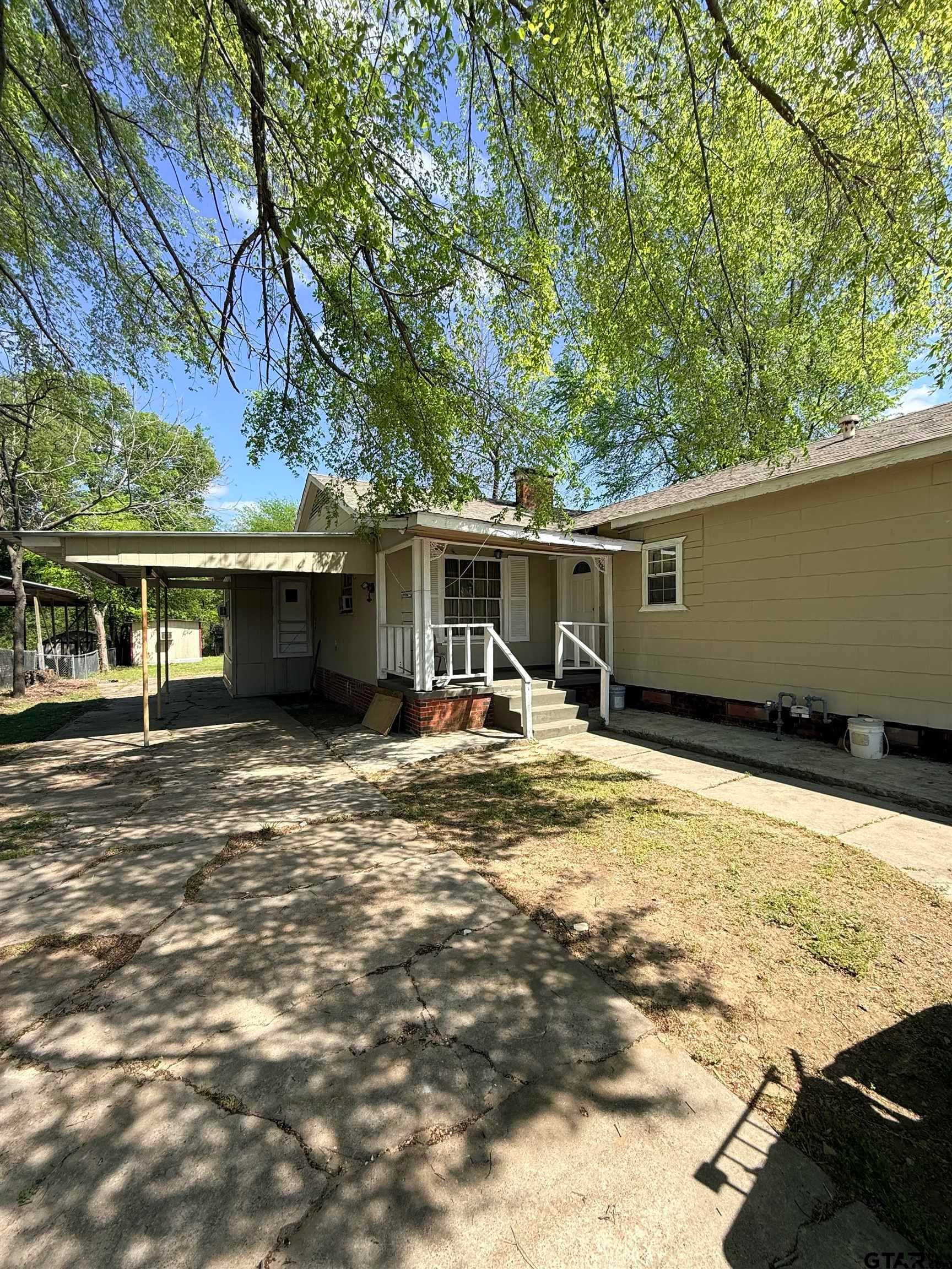 620 W Patten — photo