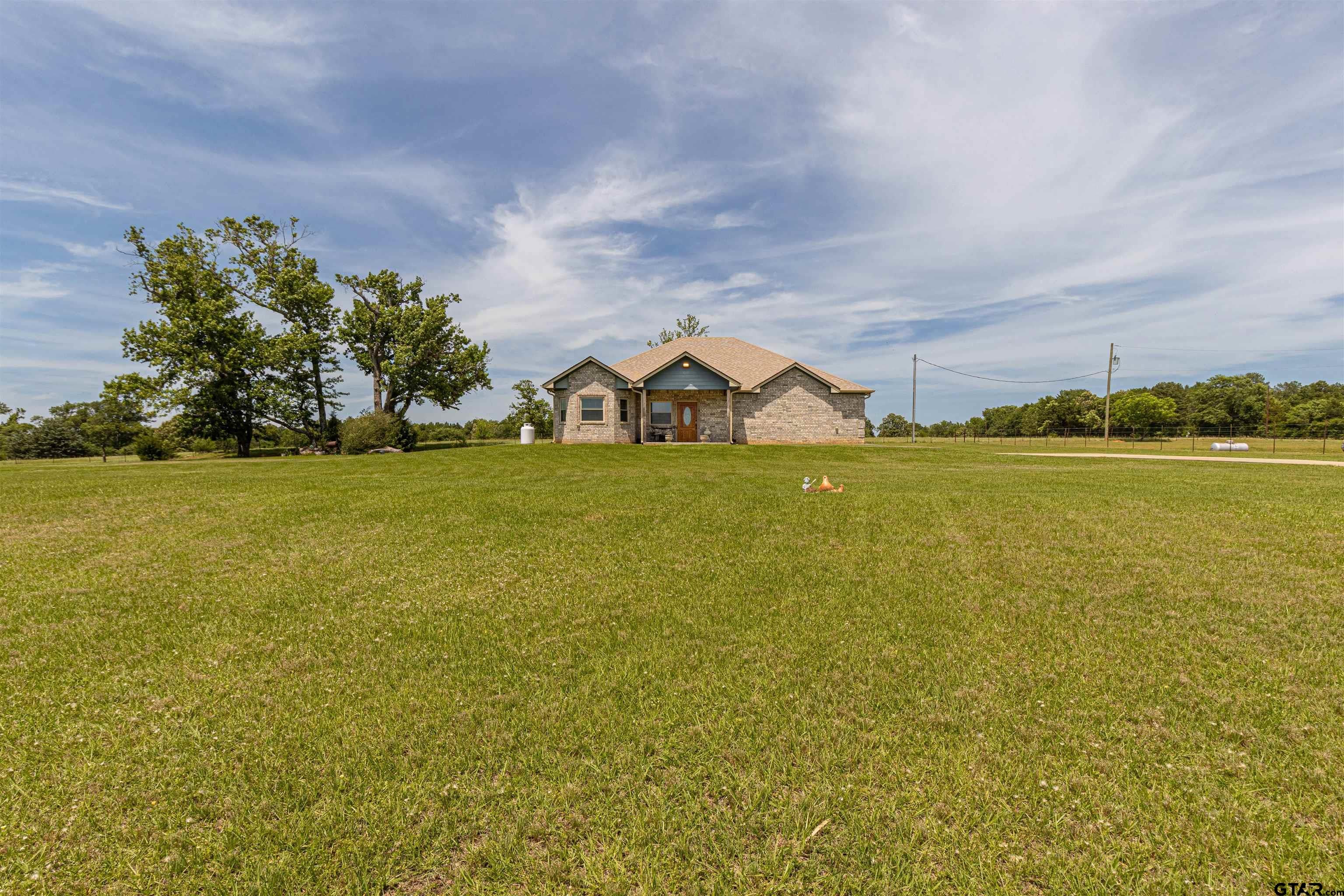 11524 FM 2016 — photo