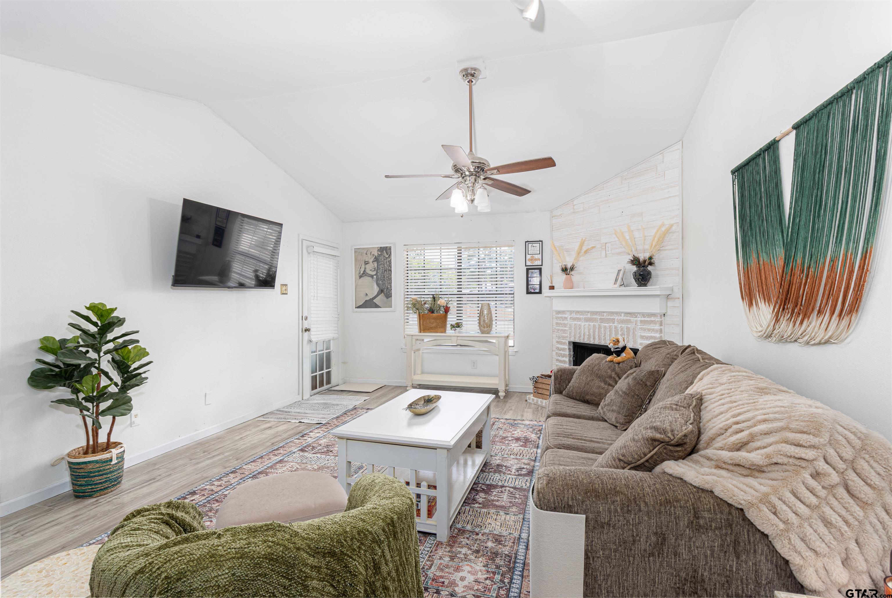 400 Southtown Dr #606 — photo
