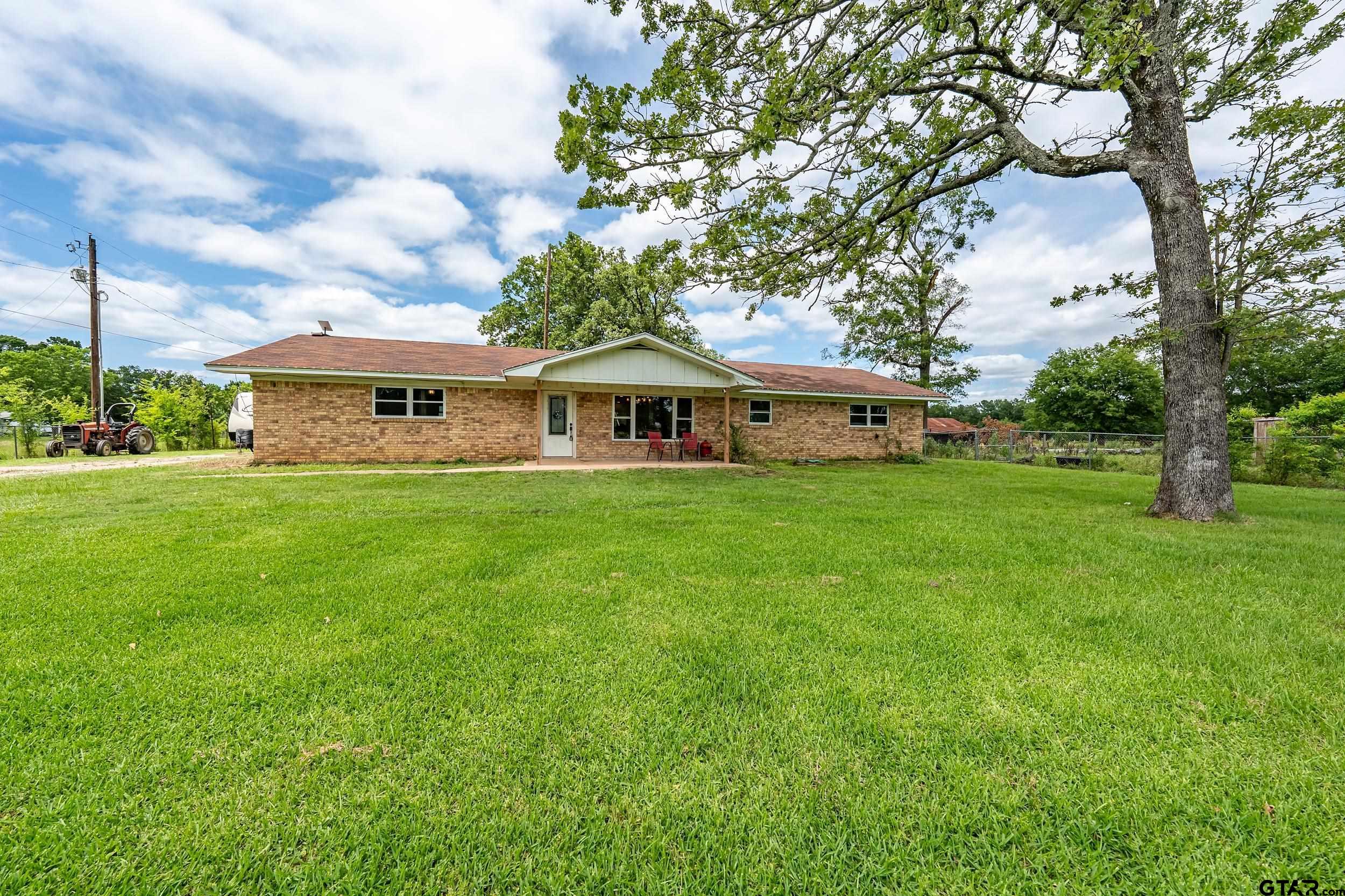 7037 E US. Hwy 80 — photo