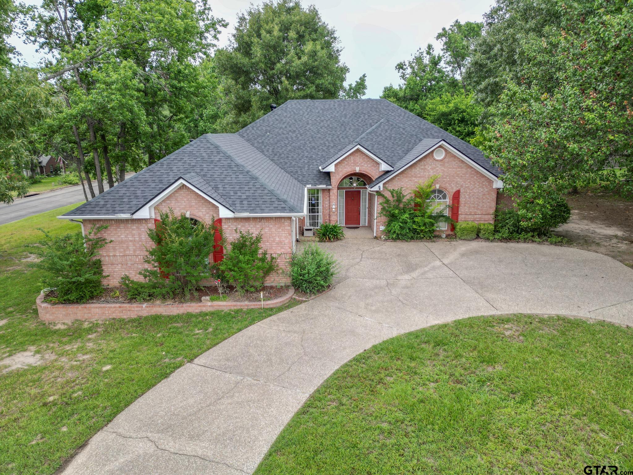 11338 Woodview — photo