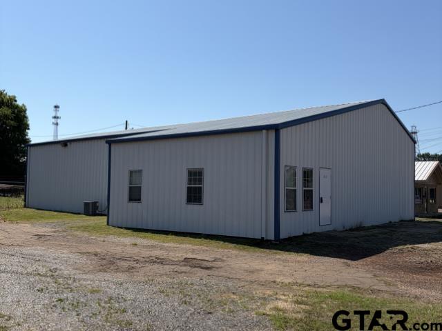 812 S Commerce St. — photo