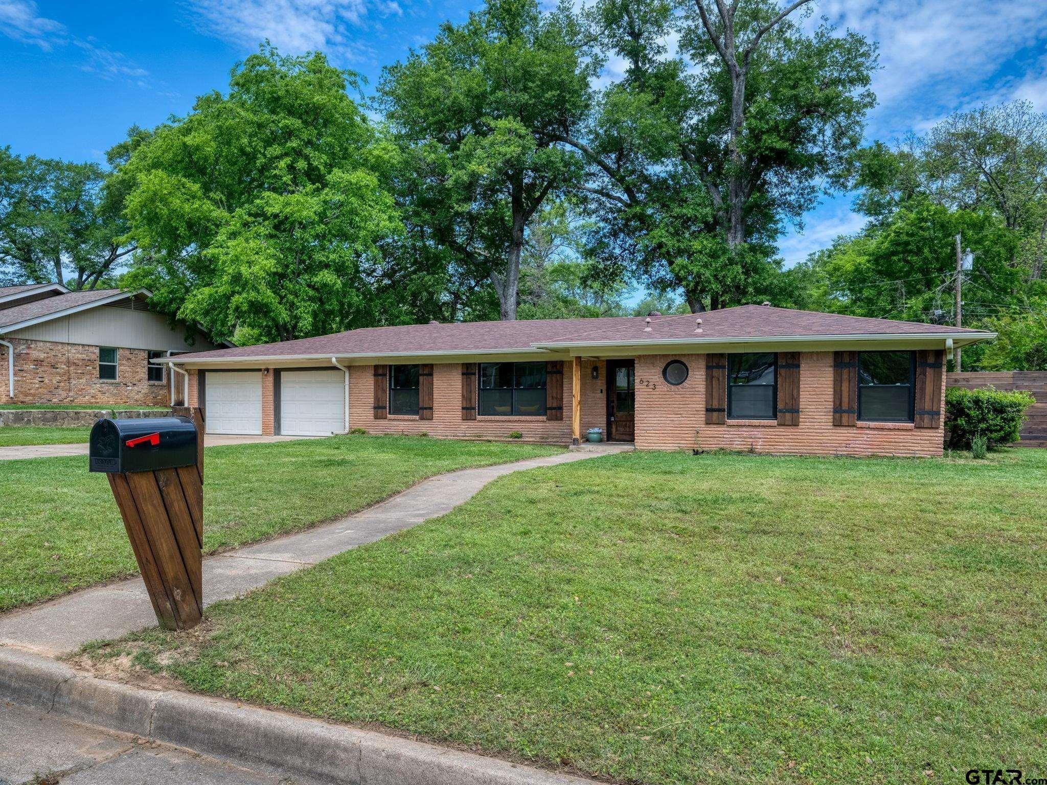 623 Beechwood Dr — photo