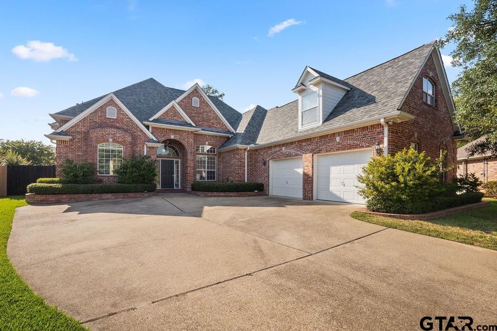 2205 Bradbury Ct — photo