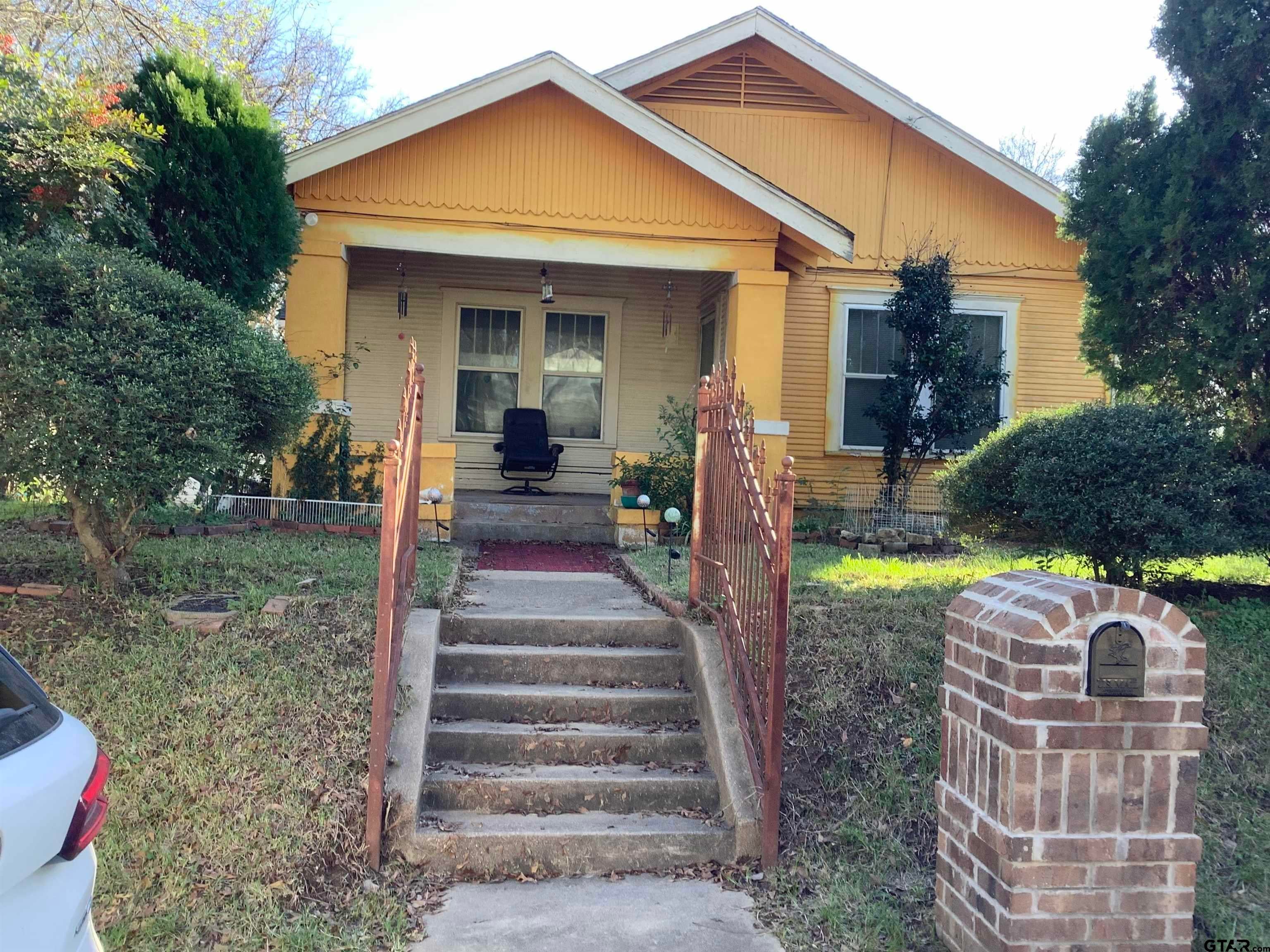 1106 W Claude St. — photo