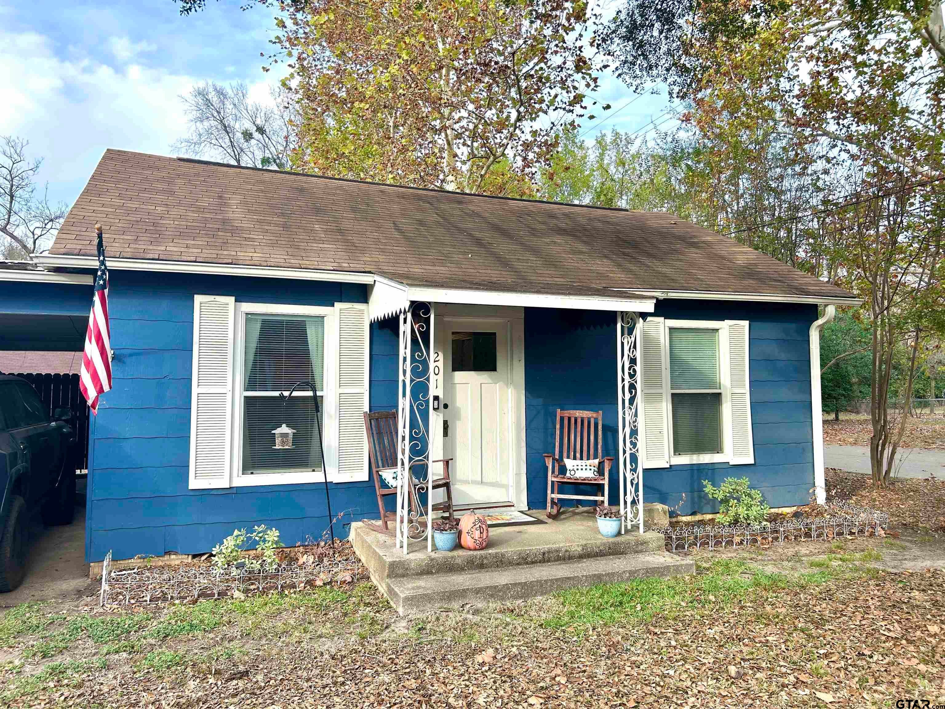 201 Mallory — photo