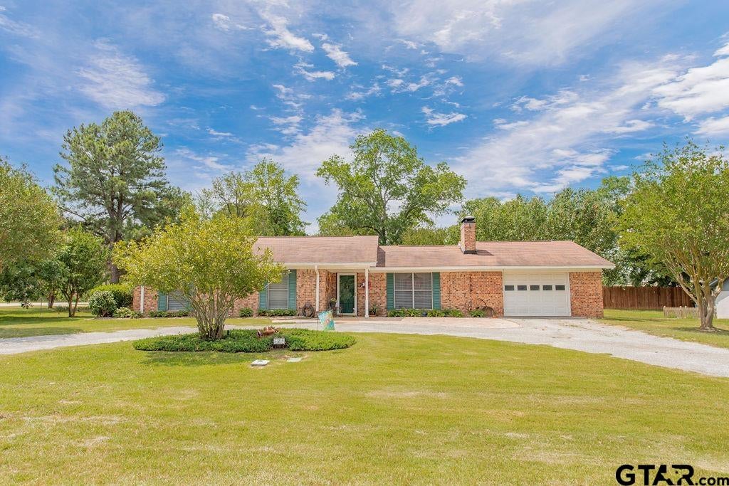 324 Texas Drive — photo