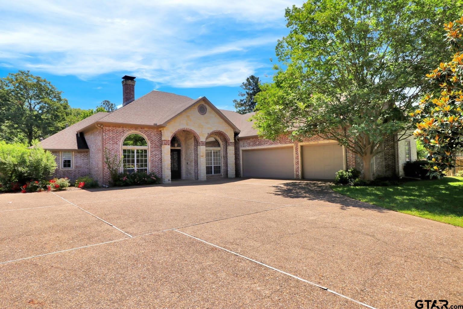 18155 Oak Forest — photo
