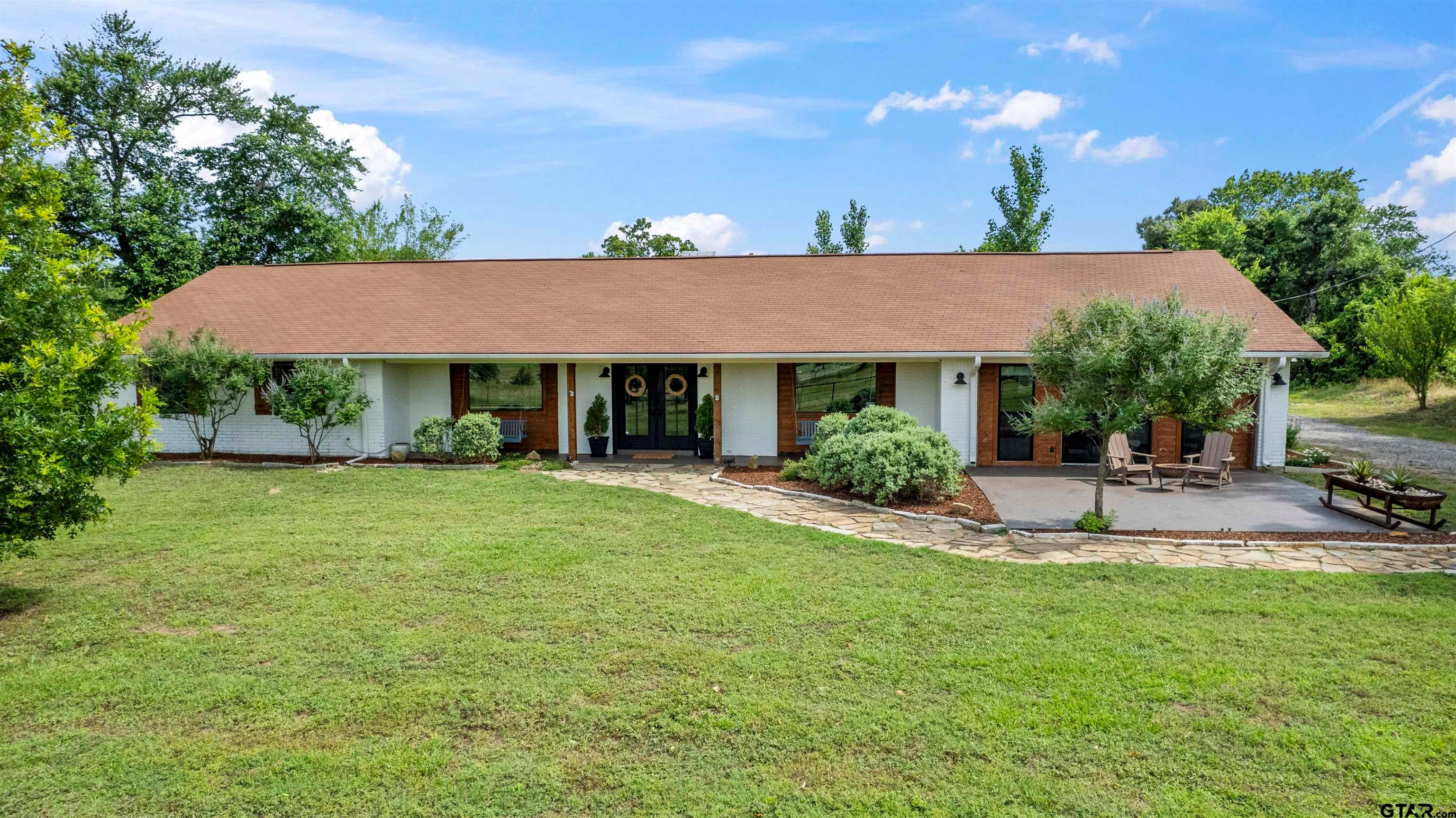 2458 FM 2752 — photo