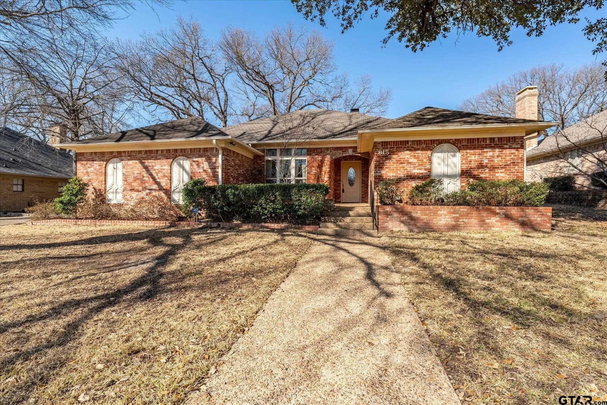 815 Woodland Hills Drive — photo
