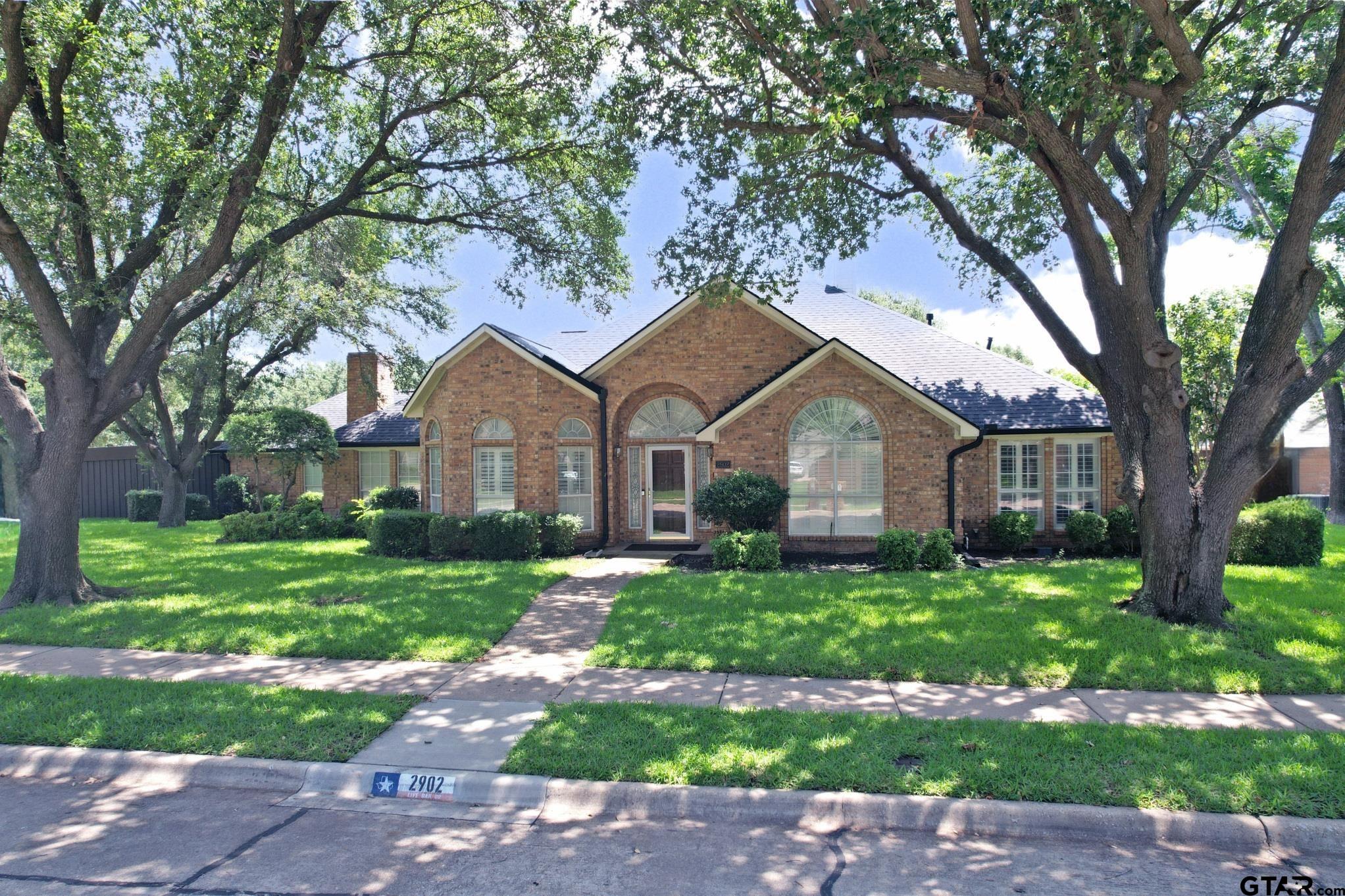2902 Live Oak Dr — photo