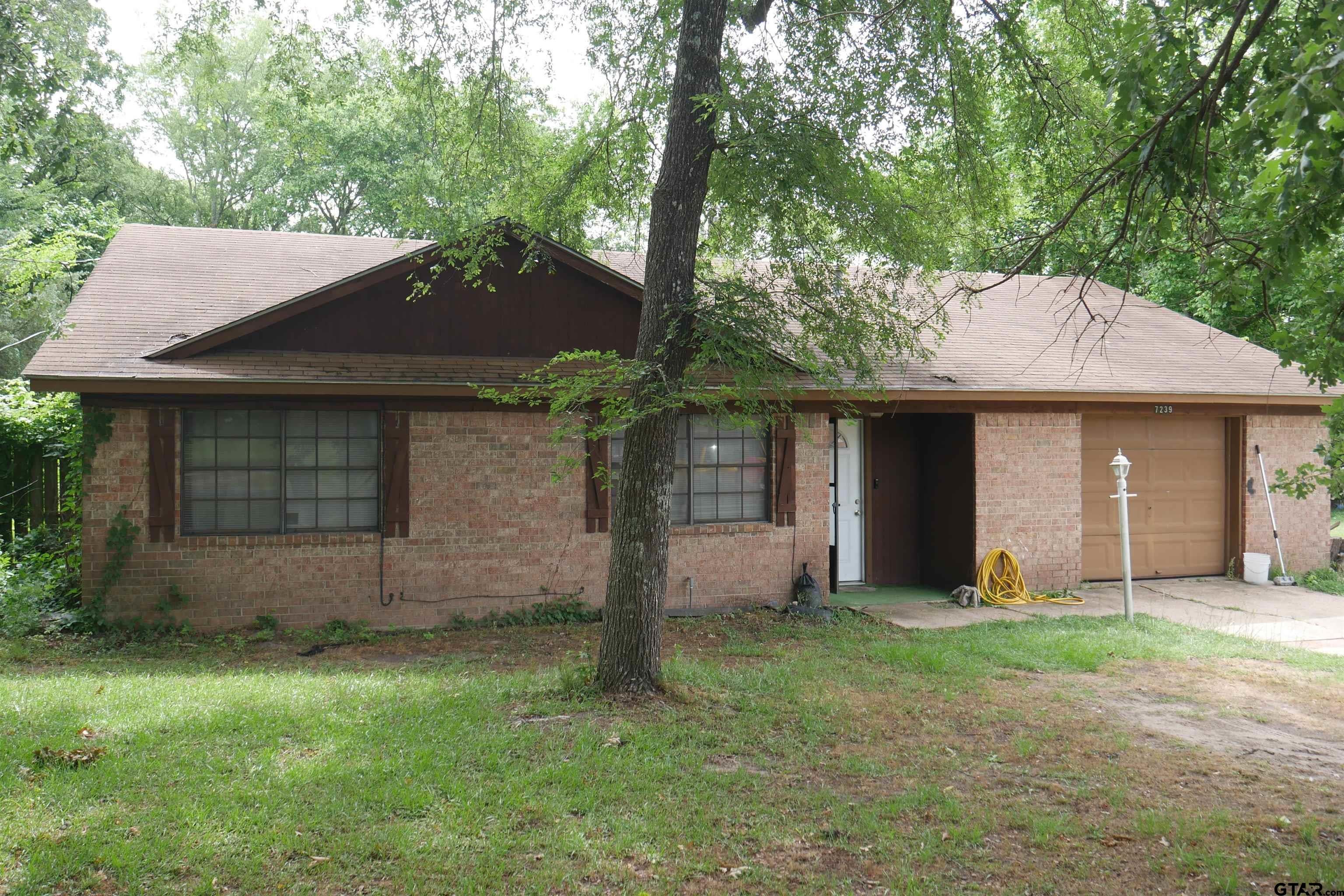 7239 Greenbriar Rd — photo