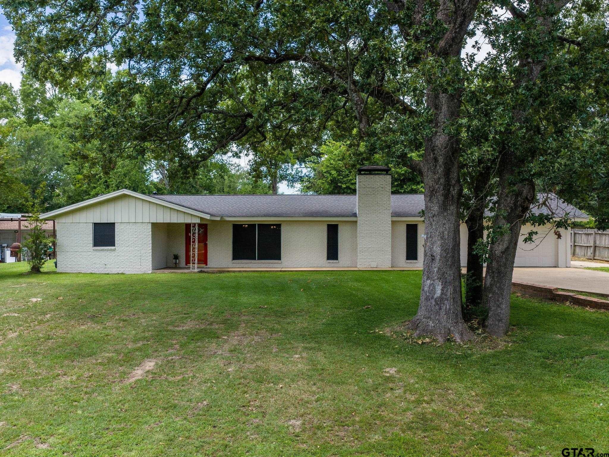 423 Hardee Dr — photo