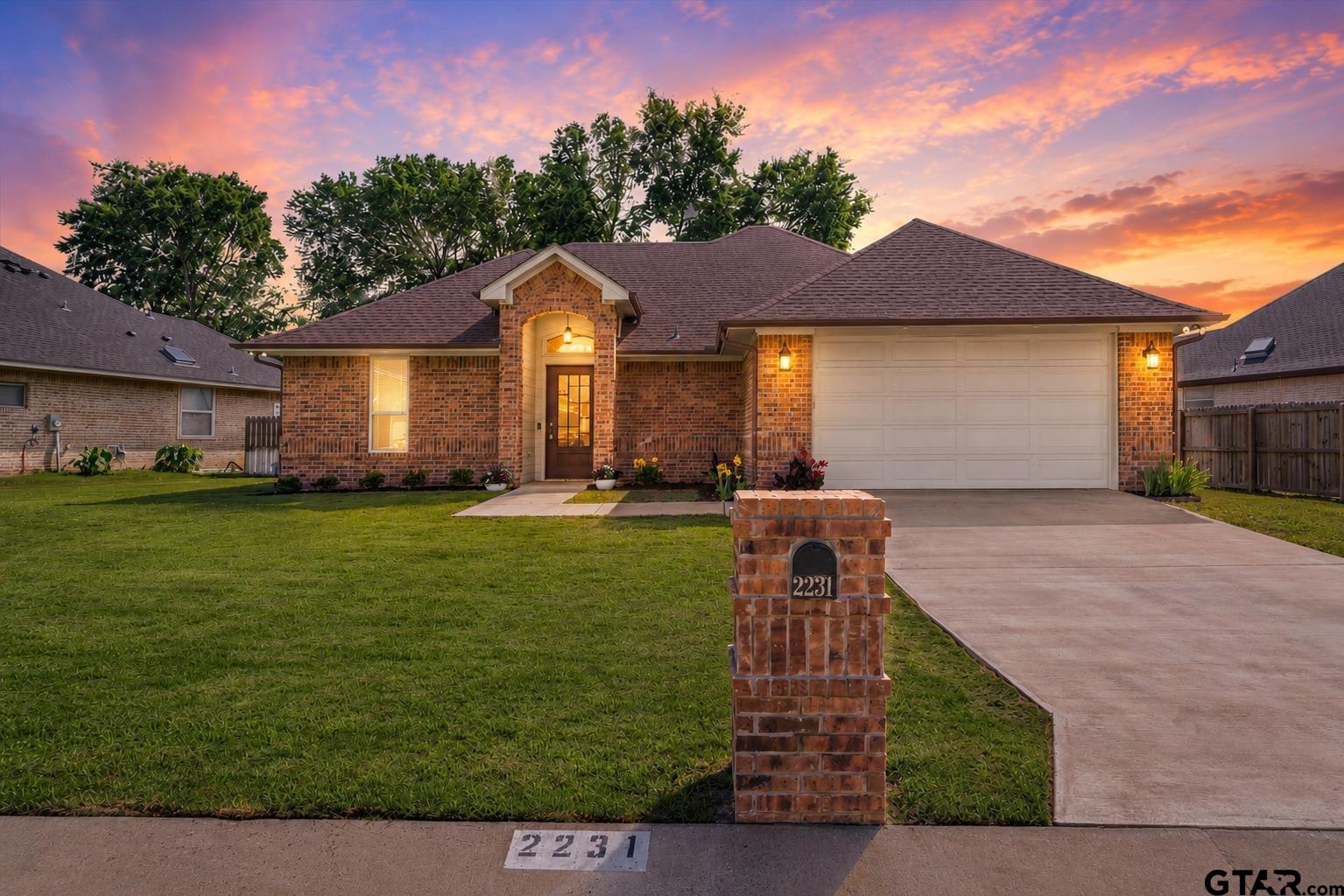 2231 Rana Park — photo