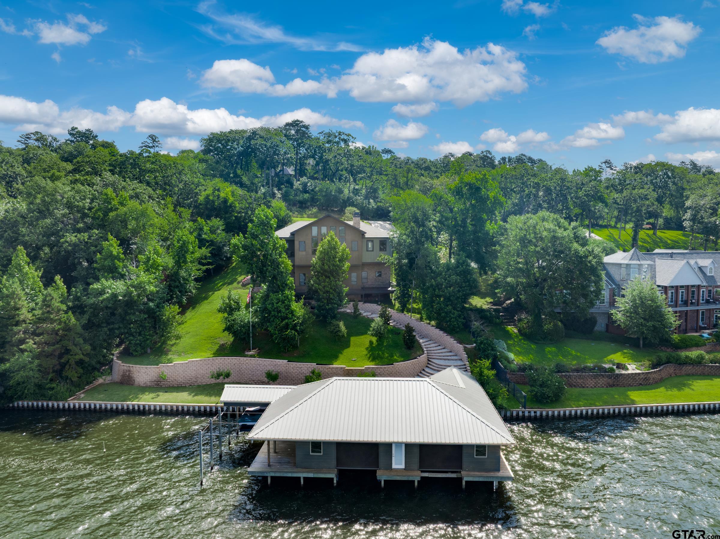 127 N Lake Bluff Dr. — photo