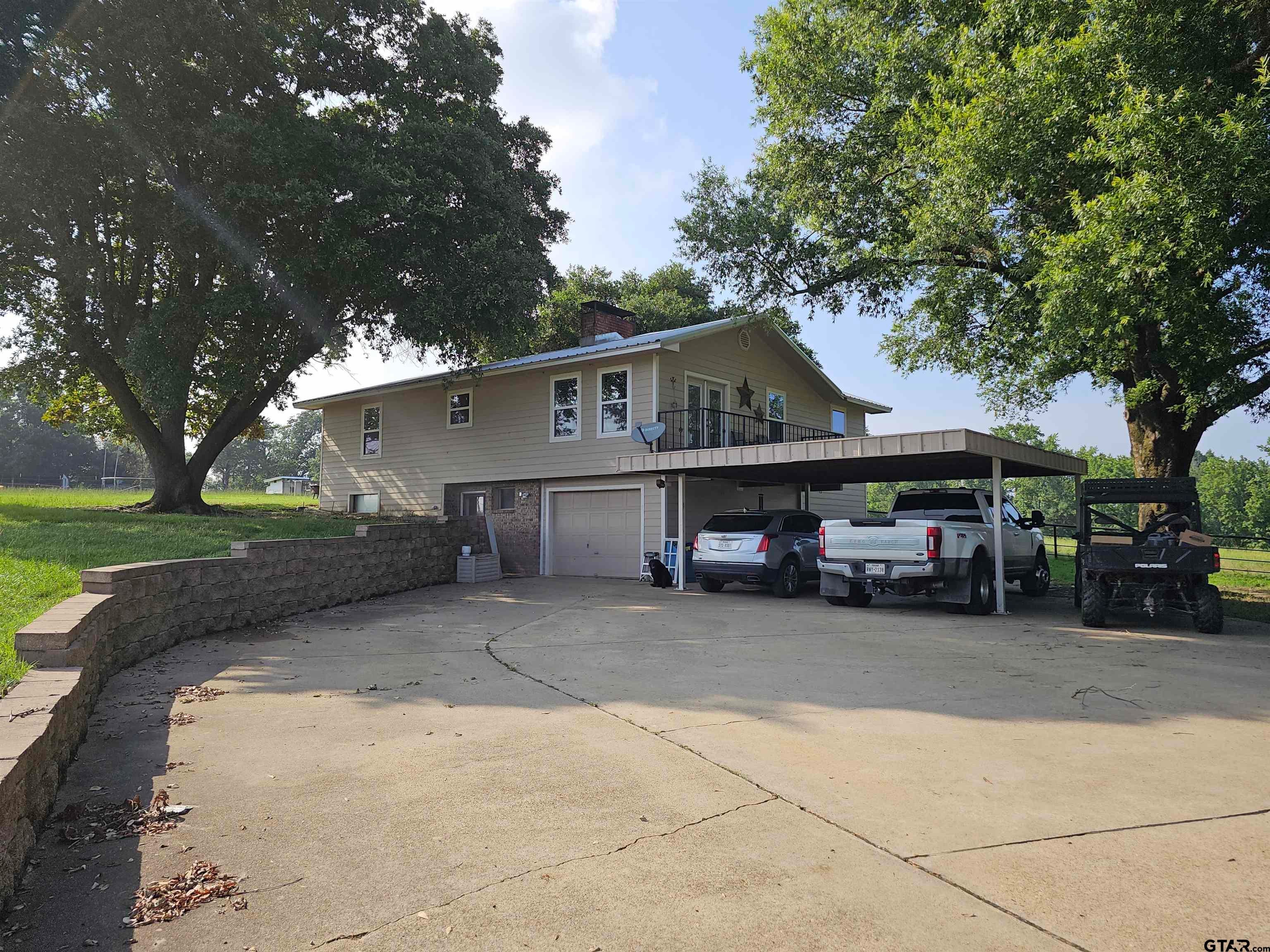 893 FM 1519 — photo