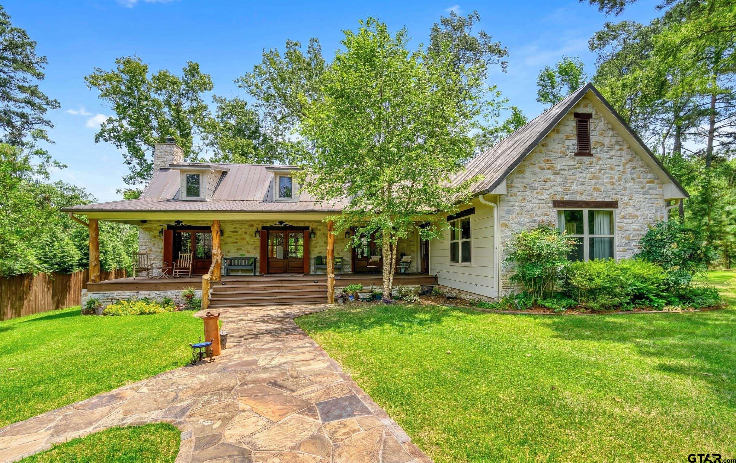 223 Triple S Drive — photo