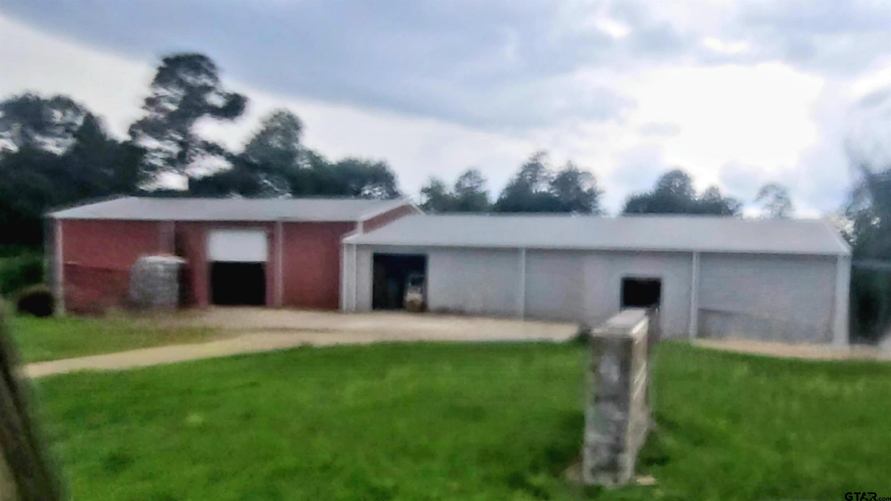 221 Lockerplant Rd. — photo