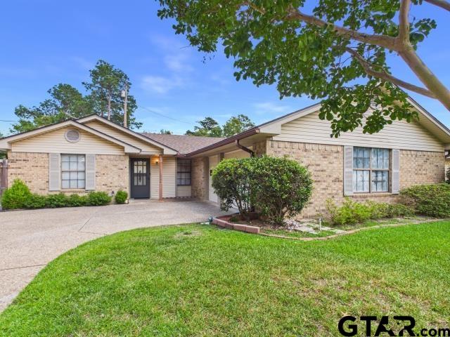 782 Southwood Dr — photo
