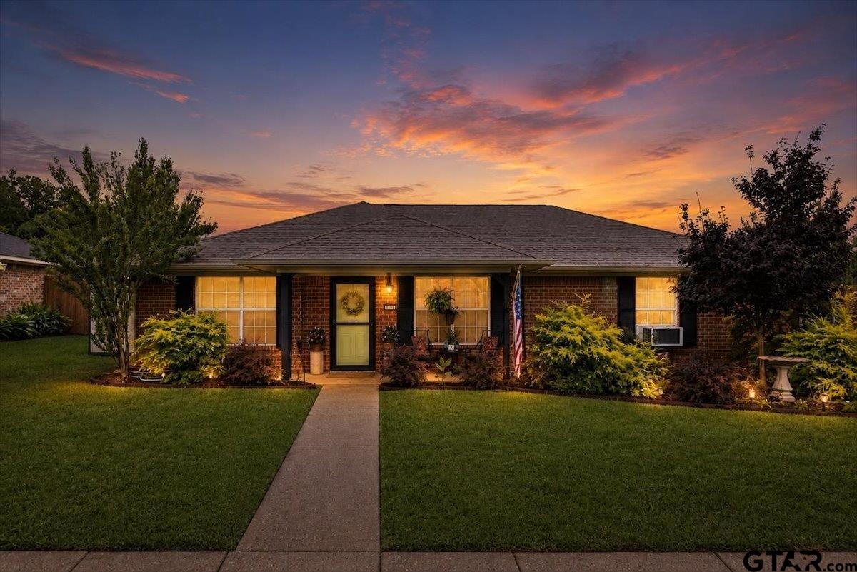 407 Briar Court — photo
