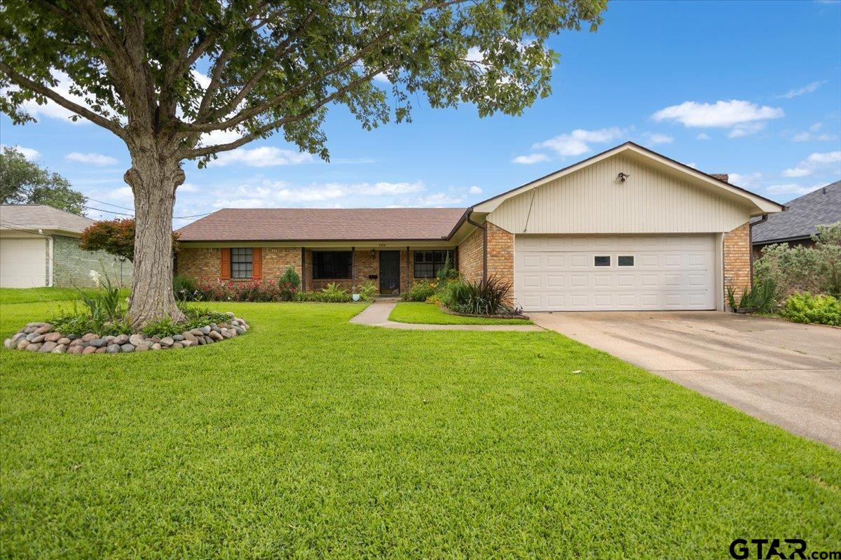 1915 Castlegate, Henderson, TX 75654 — photo 2