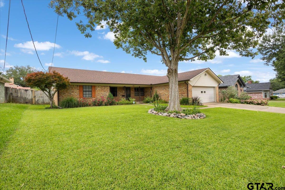1915 Castlegate, Henderson, TX 75654 — photo 3