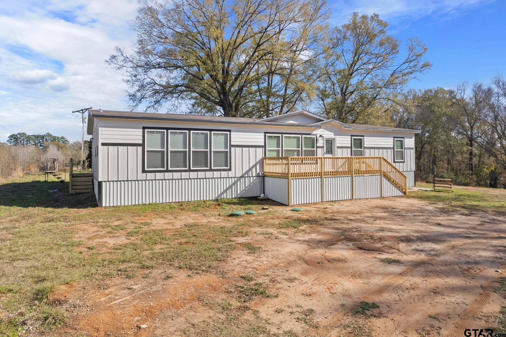 13521 FM 130 — photo