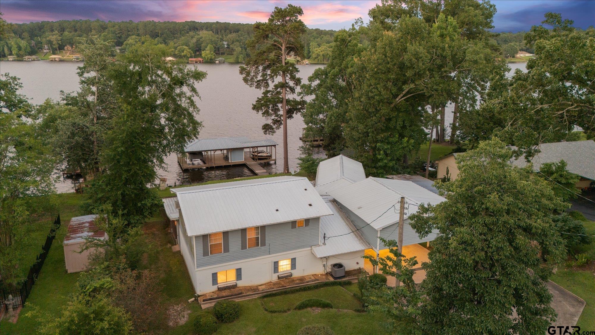 2118 W Lake Dr. — photo