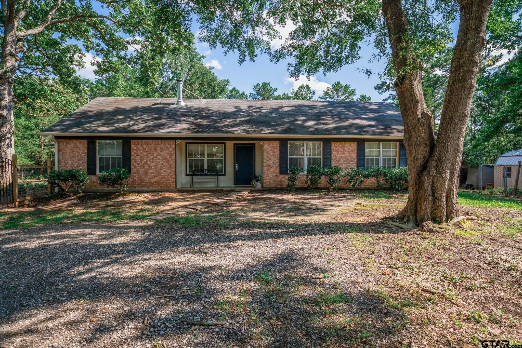 5230 FM 1404 — photo