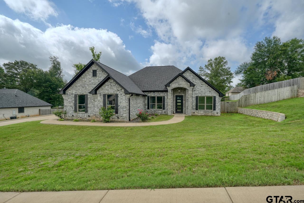 12121 Oak Grove Drive — photo