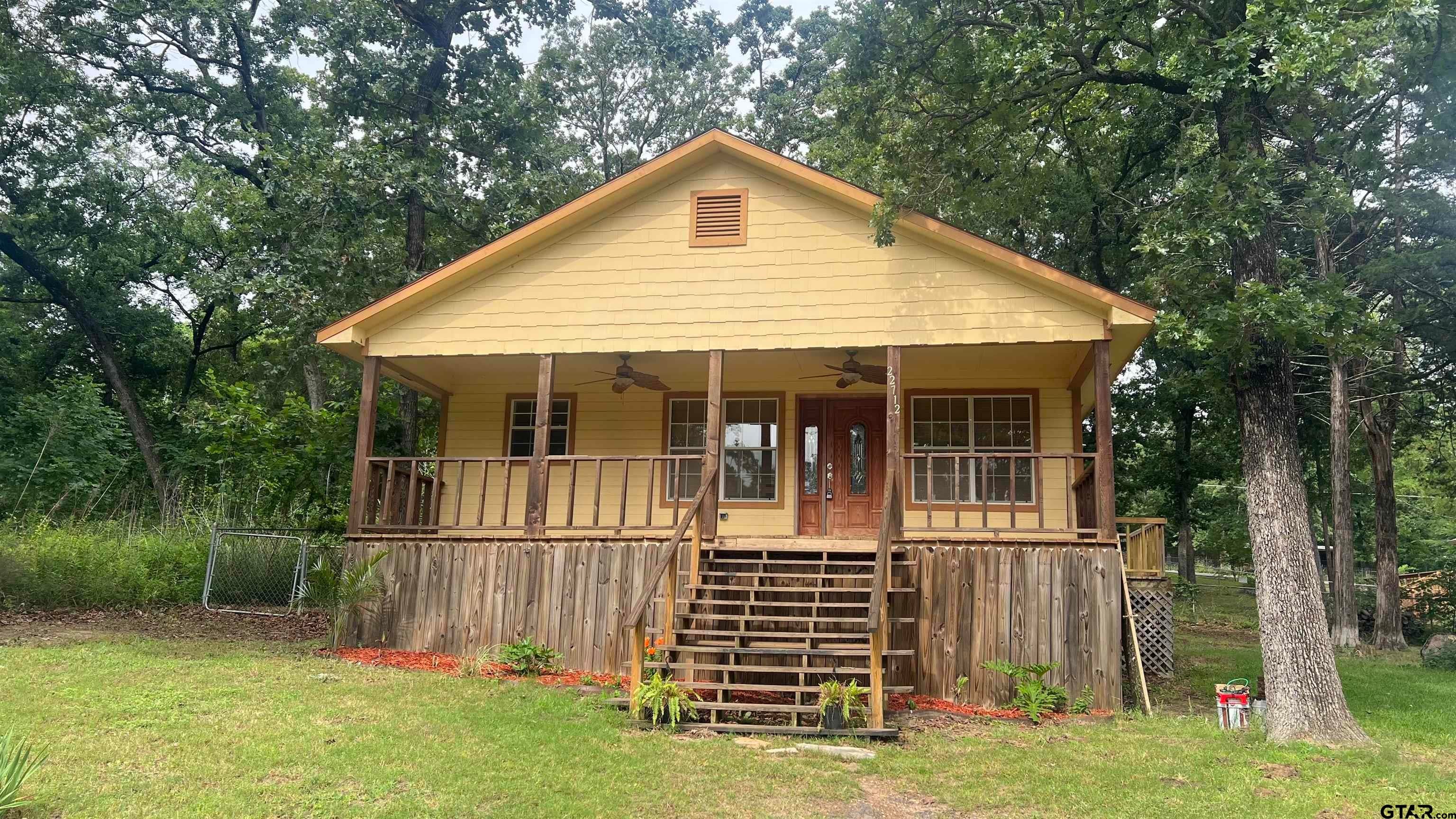 22712 Creekwood Dr. — photo
