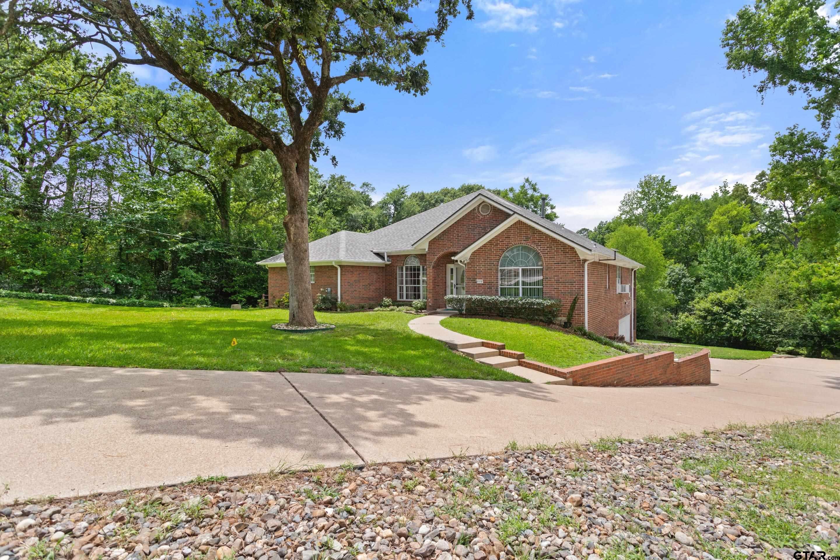 212 E Hideaway Lane — photo