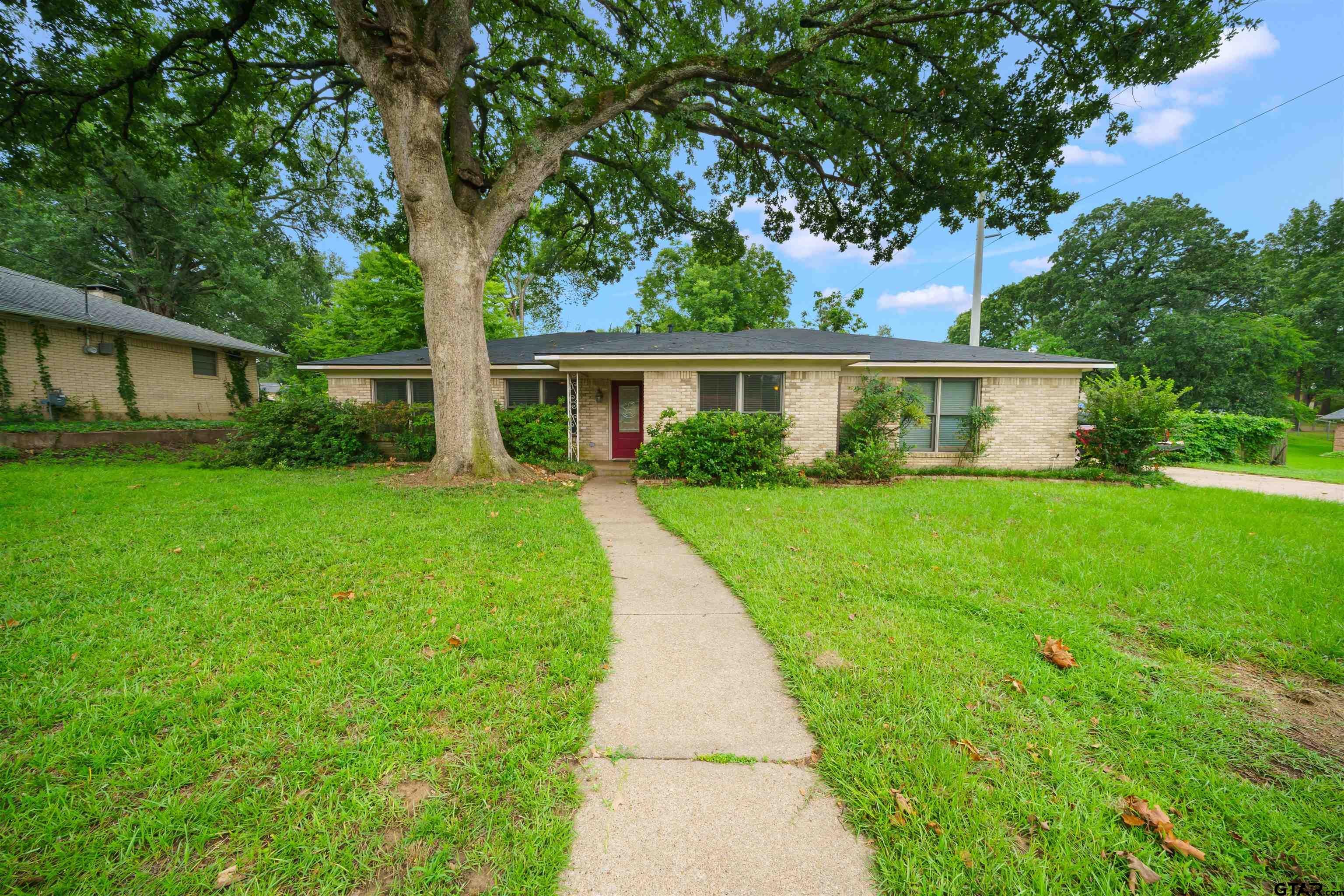 3018 Tower Dr — photo