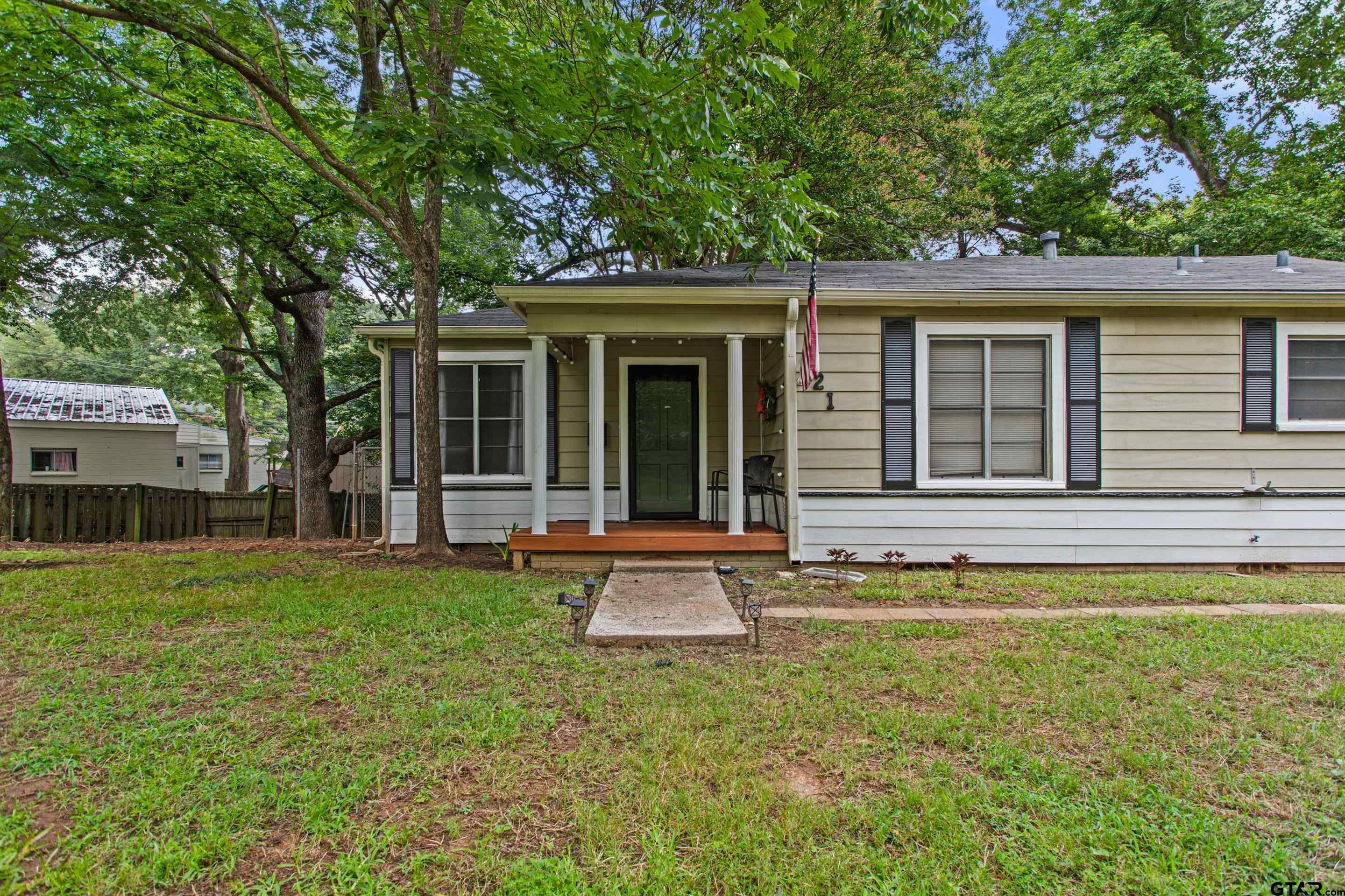 921 W Ellis Dr. — photo