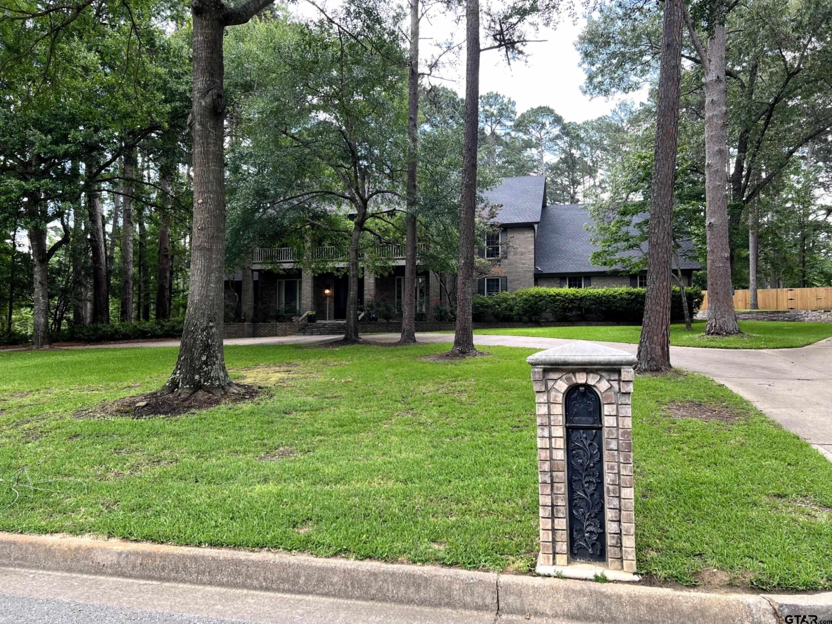 9334 Chisholm Trl — photo
