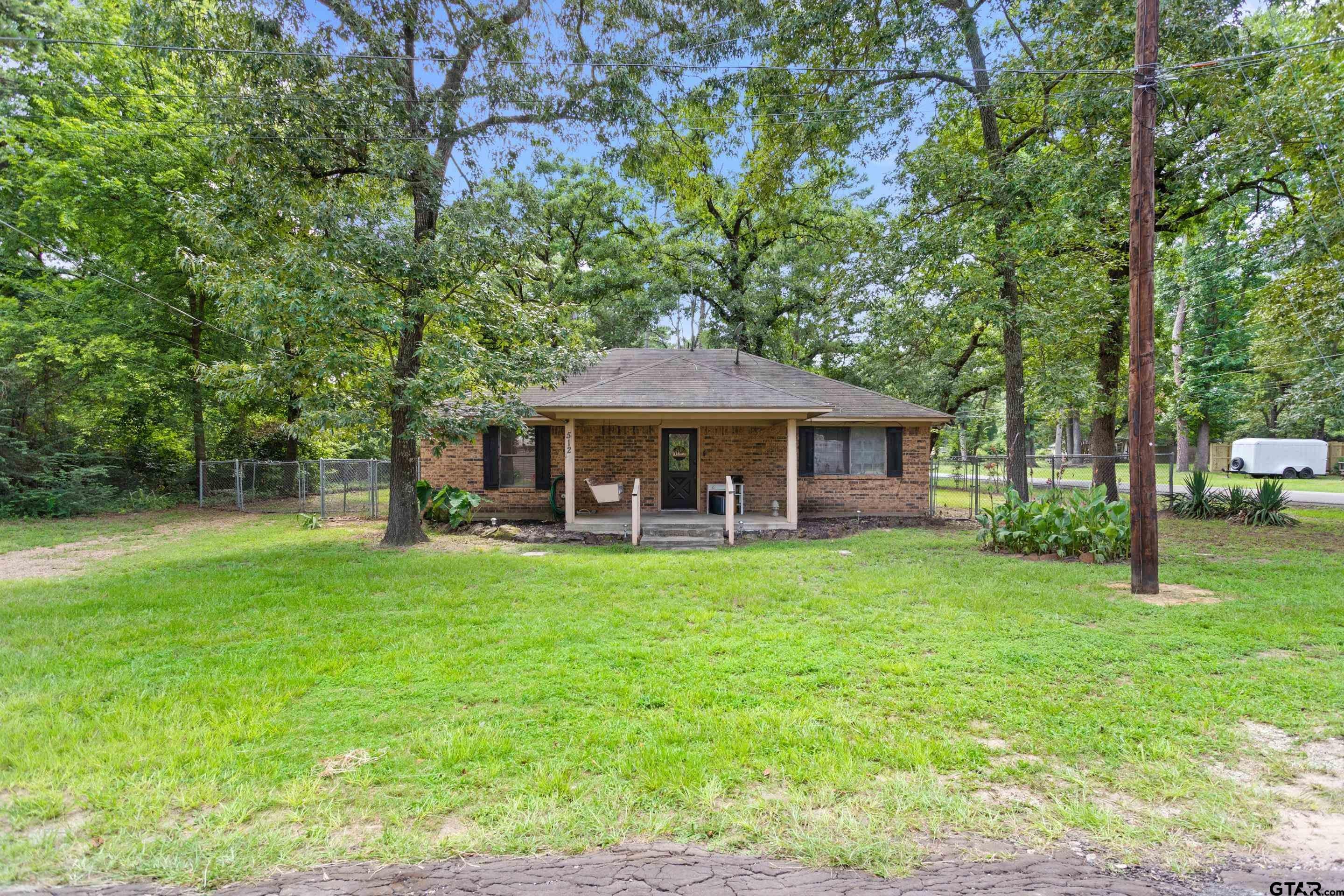 512 Carri Dr — photo