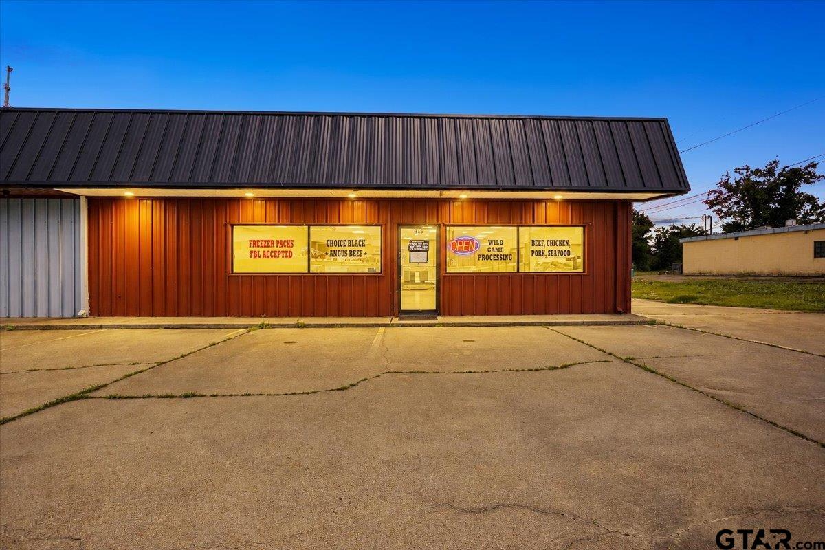 415 S Hwy 37 — photo